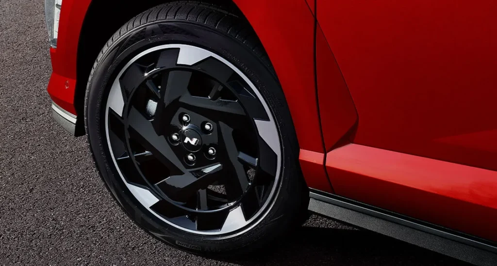 KONA Electric N Line exclusive 19-inch diamond-cut wheel